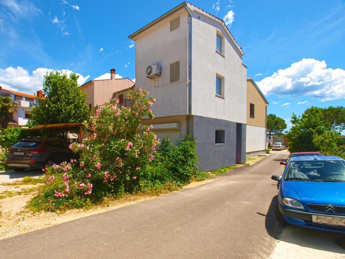 Apartment Lavender 700